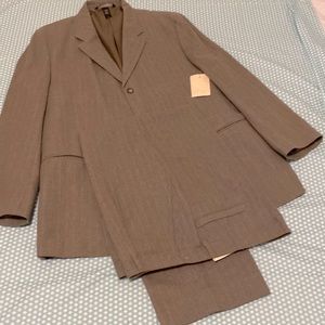 Man’s suit , greenish w/pin strip Claiborne,Italian woven 46L pants 40-31